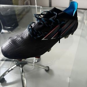 soccer cleats size 7.5 really good condition, top class